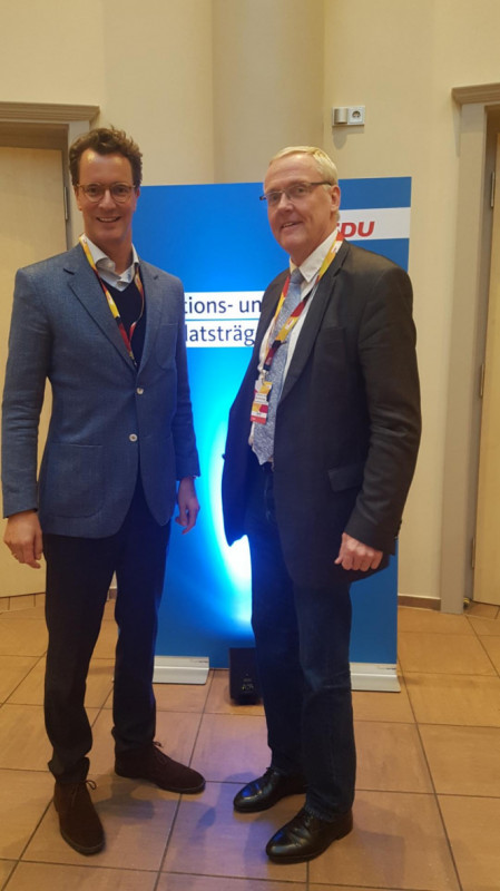 Verkehrsminister Hendrik Wst, MdL und Vorsitzender der KPV Mnster, Wolfram Pott im Gesprch ber die Zukunft der Mobilitt im Mnsterland.