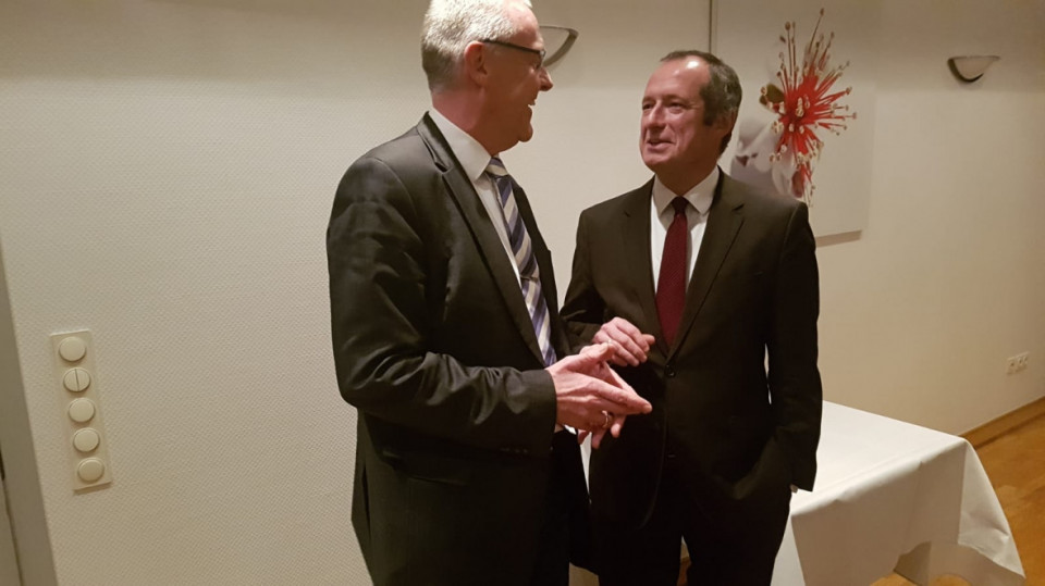 Parl. Staatssekretr im BMin fr Wirtschaft und Energie Oliver Wittke (Mitte) und Vors. KPV Mnster Wolfram Pott im Gesprch